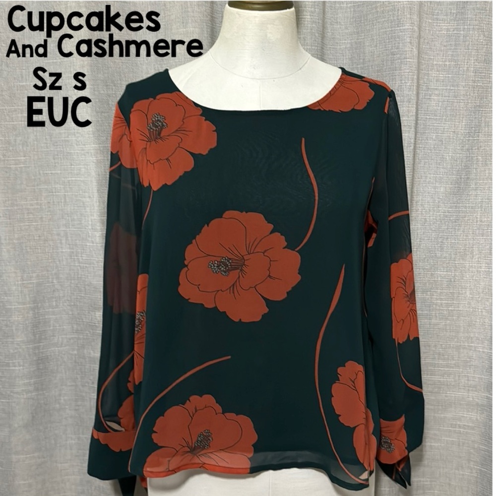 Cupcakes and Cashmere Josette Swing Style Blouse-Dark Green/Red Poppies-Sz S